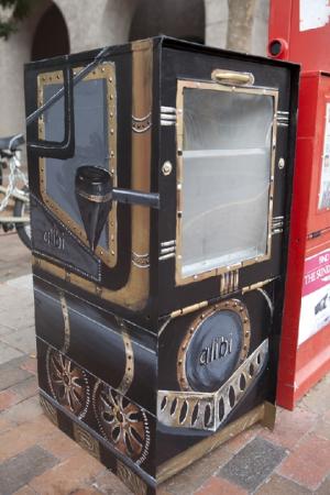 Read more about the article Weekly Alibi’s Newspaper Boxes Get Makeover